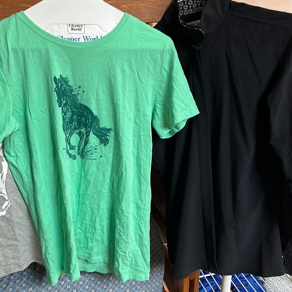 Horse lovers! Youth XL-adult medium. Tanks/sweatshirts/Tees/riding shirt/scarf. - Picture 4 of 6